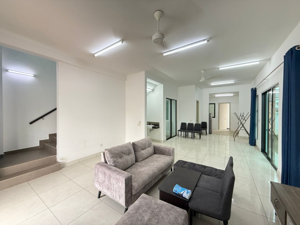 Double Storey Semi-D Bandar Rimbayu For Sale - Image 1
