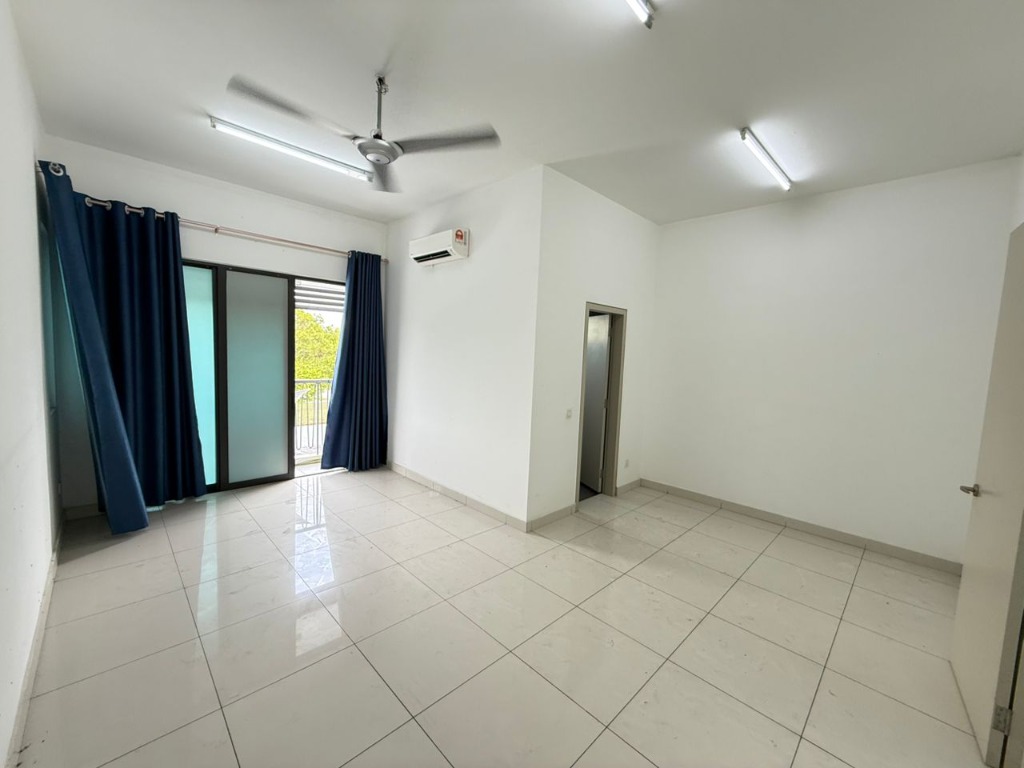 Double Storey Semi-D Bandar Rimbayu For Sale - Image 5